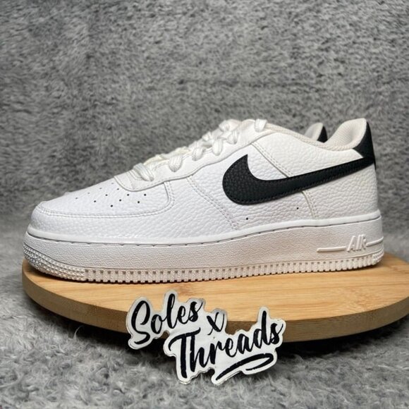 Nike Air Force 1 Low (GS) White Black Size 6.5Y = 8 Women CT3839-100 - Picture 4 of 7